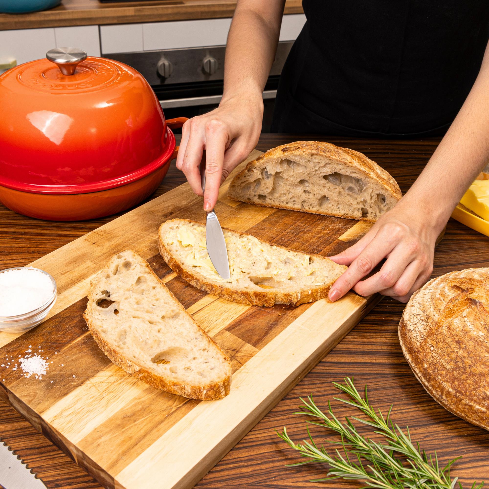 Bake perfect bread with nuovva cast iron bread pan with metal knob