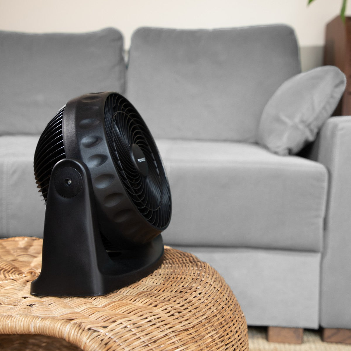 Powerful Electric Turbo Desk Fan with 3 Speed Levels - Black