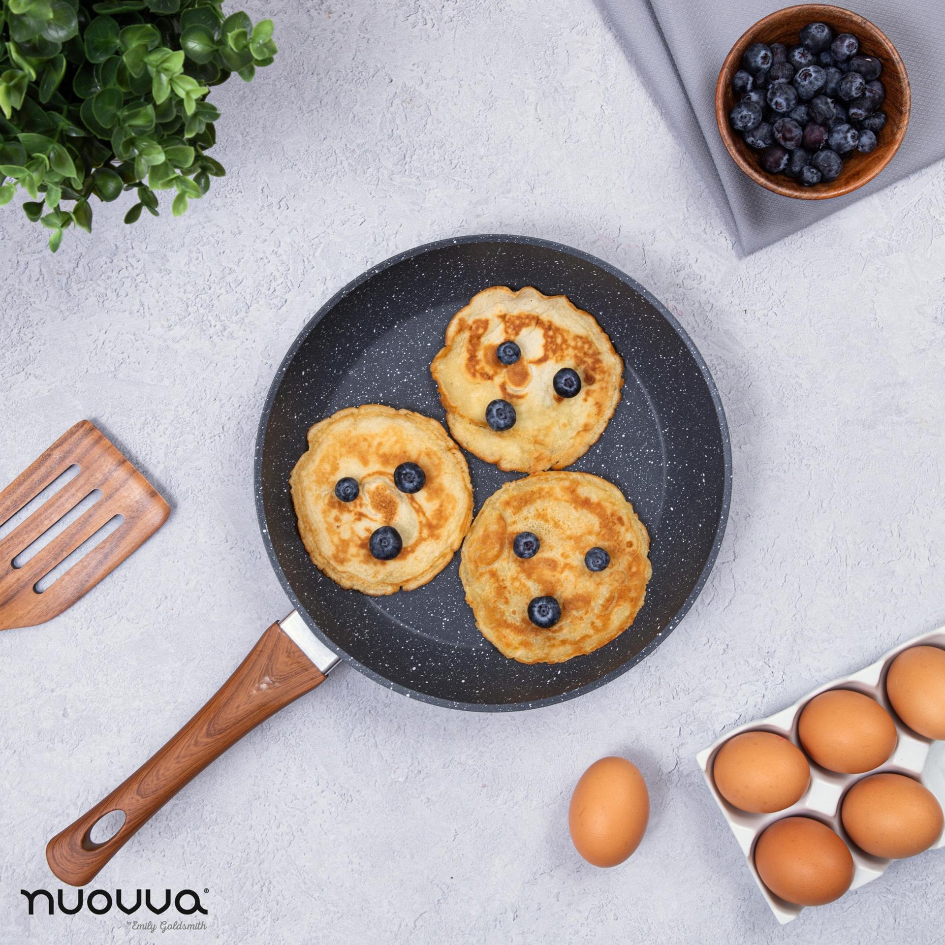 Cooking pancakes with Nuovva grey granite frying pan with wooden handles