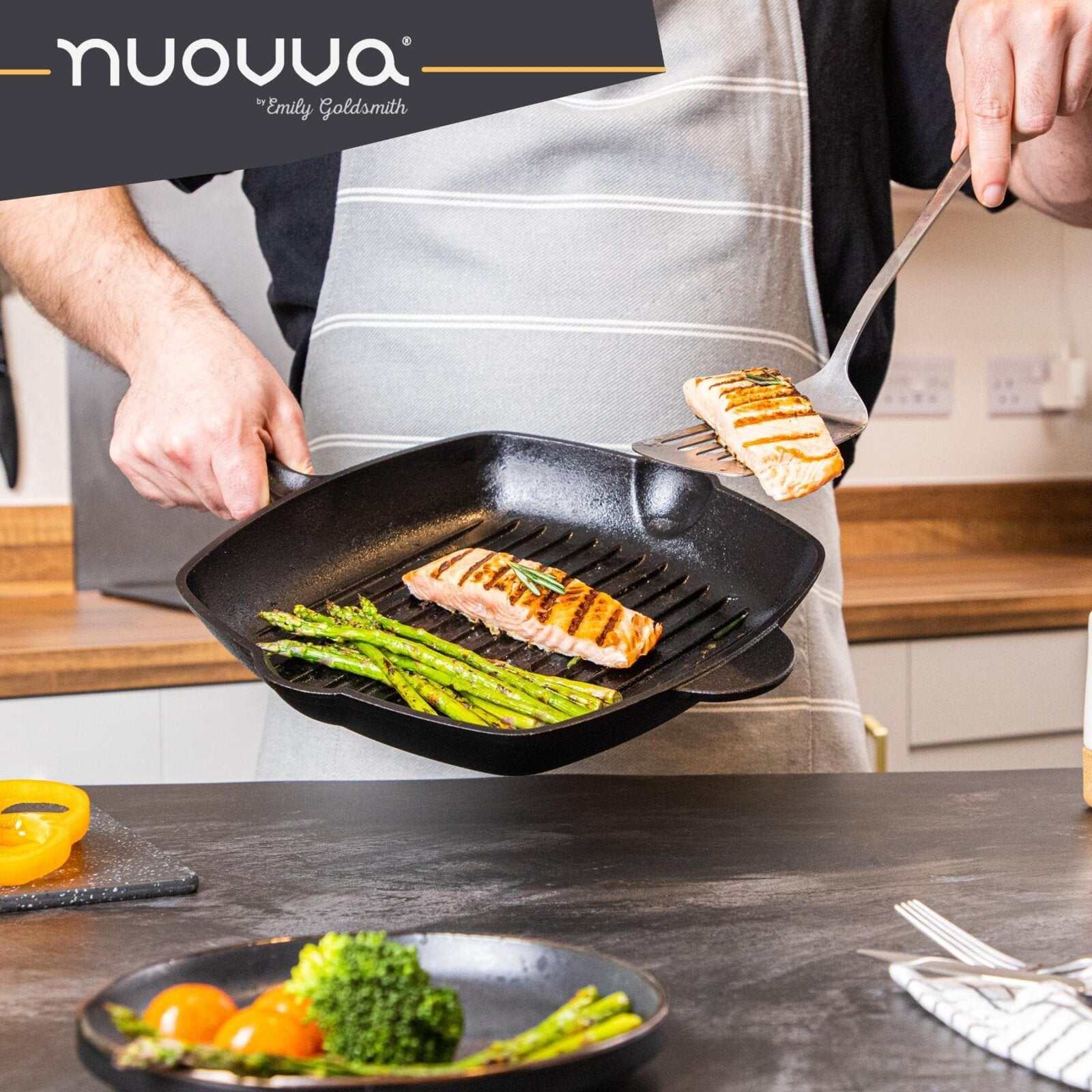 Cast iron square griddle pan for easy frying and sautéing. 